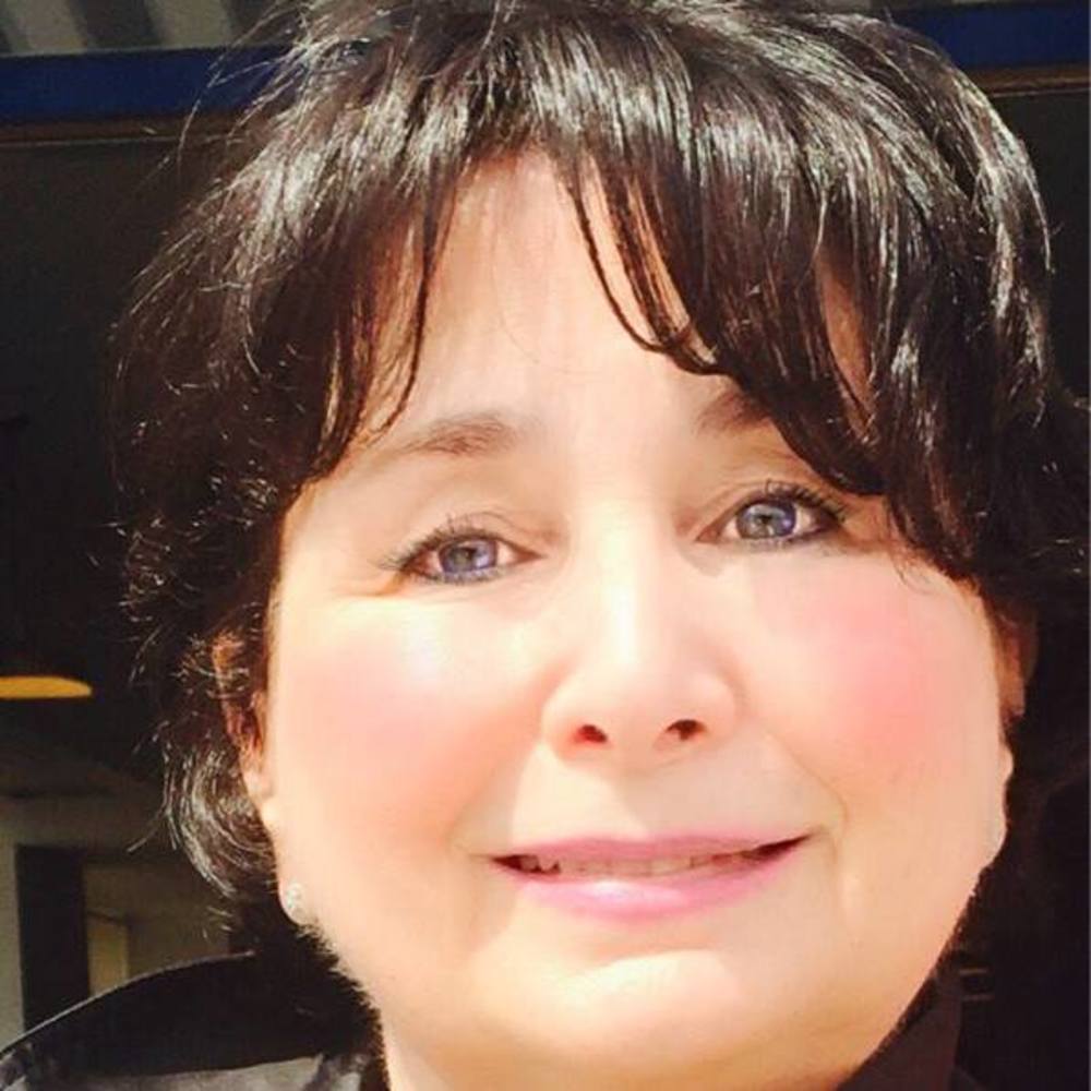 Meet your Posher, Laurie